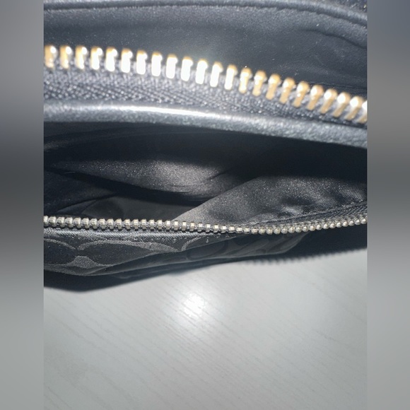 SOLD! Coach hobo style bag. In good condition structurally, leather is too. - Picture 5 of 15